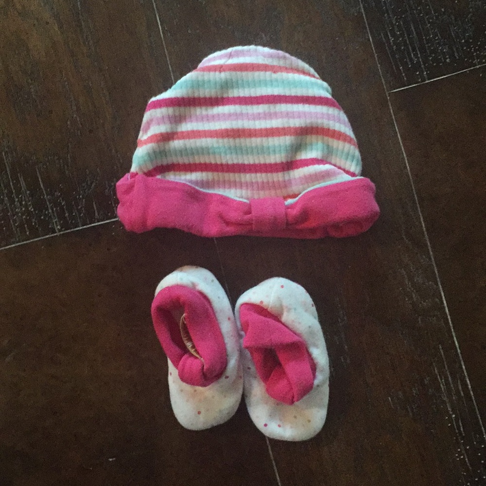 Kate Spade Newborn hat and booties